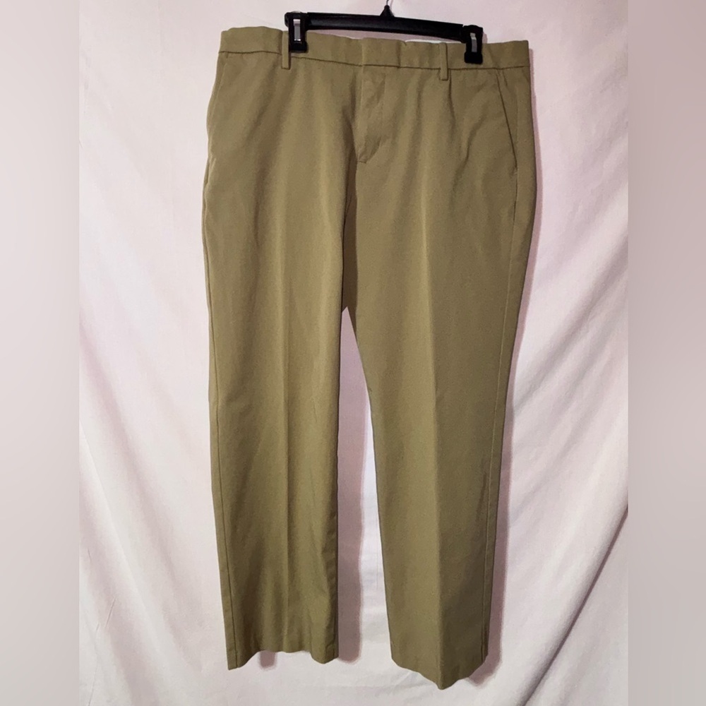 Dockers Men's Chino Pants in Tan